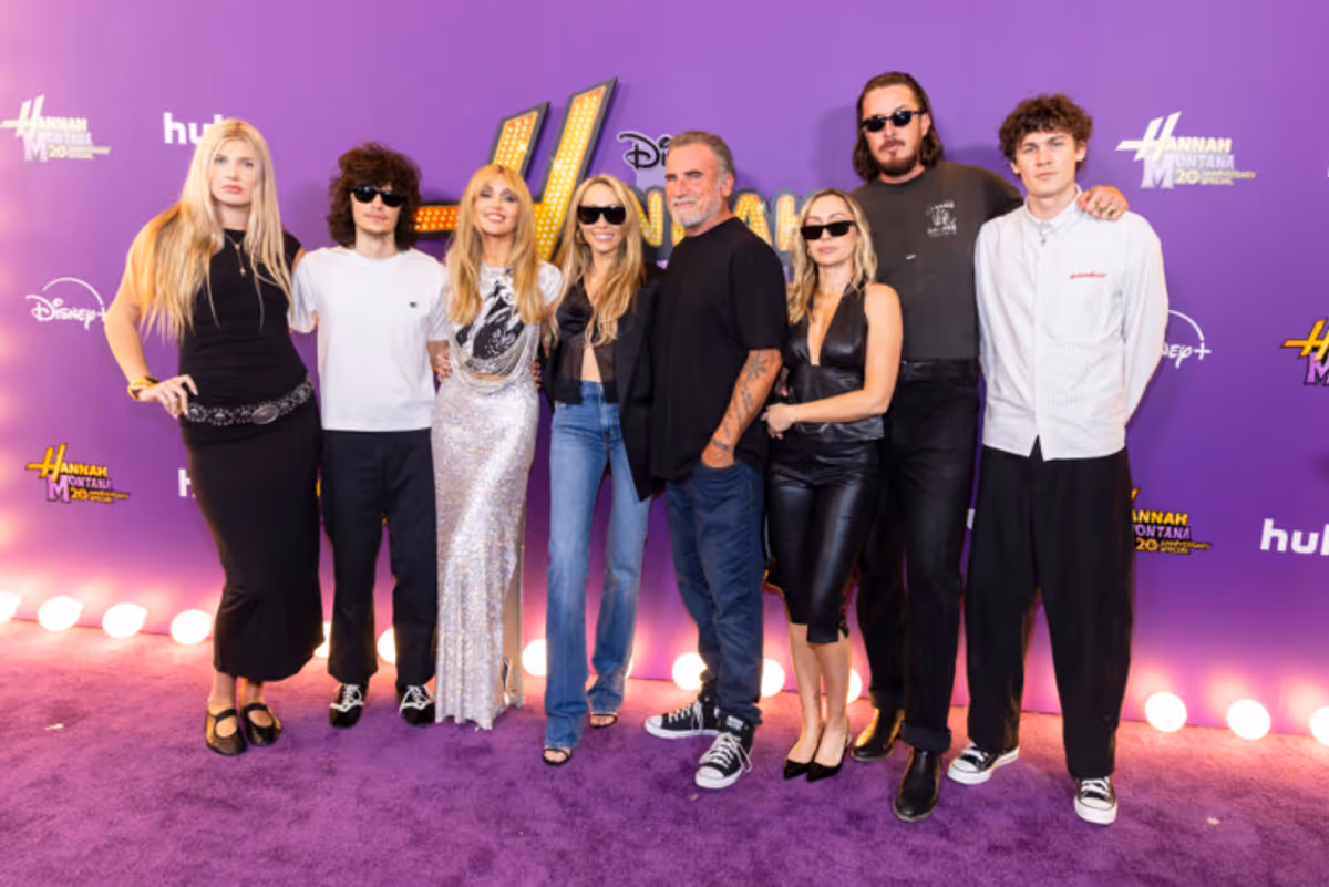 LILY-ROSE PURCELL, MAXX MORANDO, MILEY CYRUS, TISH CYRUS-PURCELL, DOMINIC PURCELL, BRANDI CYRUS at 