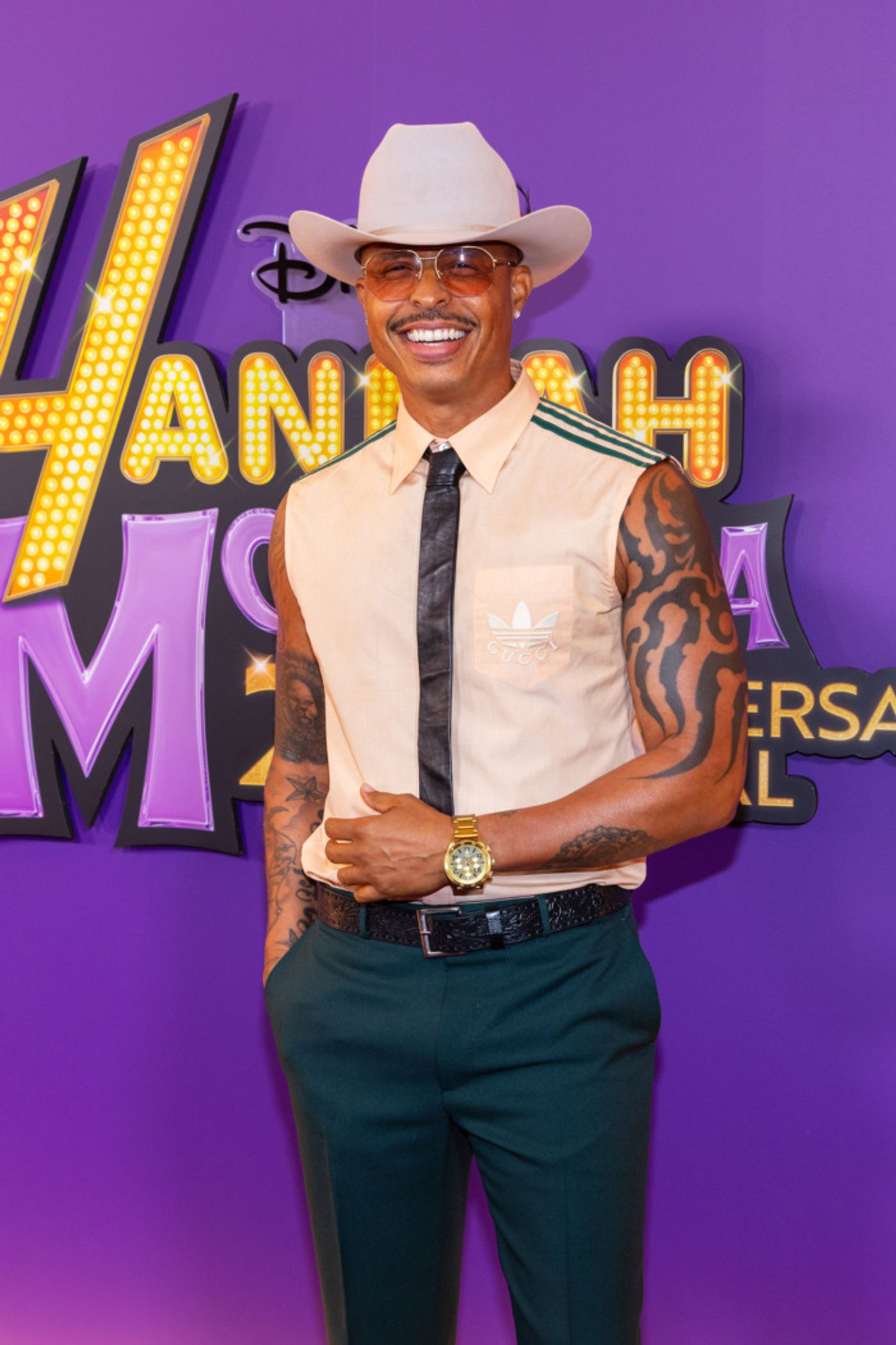 Photos: Miley Cyrus Reunites with HANNAH MONTANA Stars at 20th Anniversary Special Premiere  Image