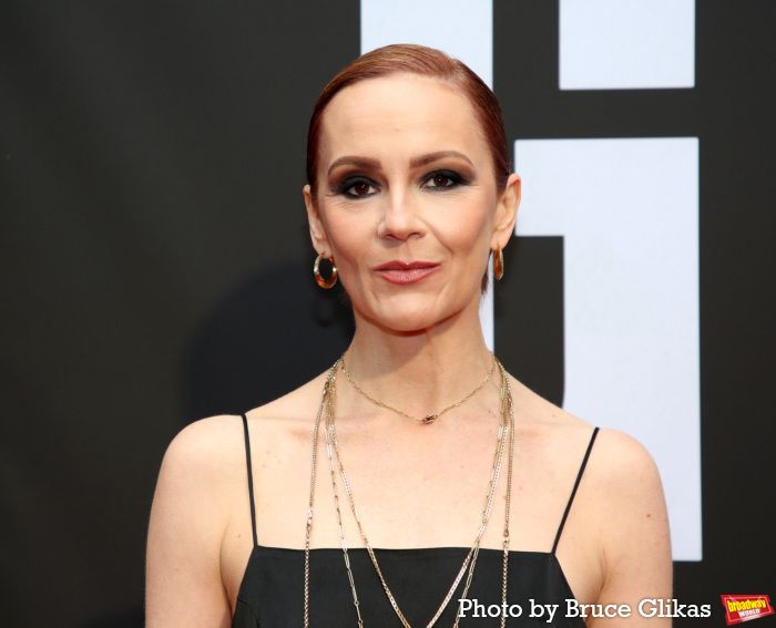 Photos: John Lithgow & GIANT Cast Walk the Red Carpet on Opening Night — photo 14 of 38