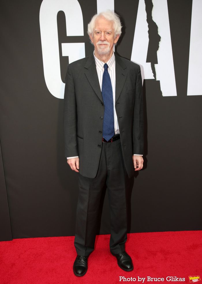 Photos: John Lithgow & GIANT Cast Walk the Red Carpet on Opening Night — photo 19 of 38