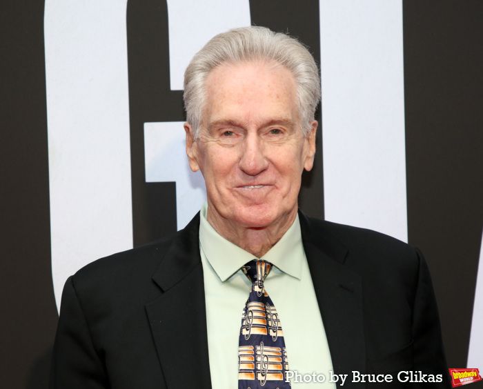 Photos: John Lithgow & GIANT Cast Walk the Red Carpet on Opening Night — photo 21 of 38