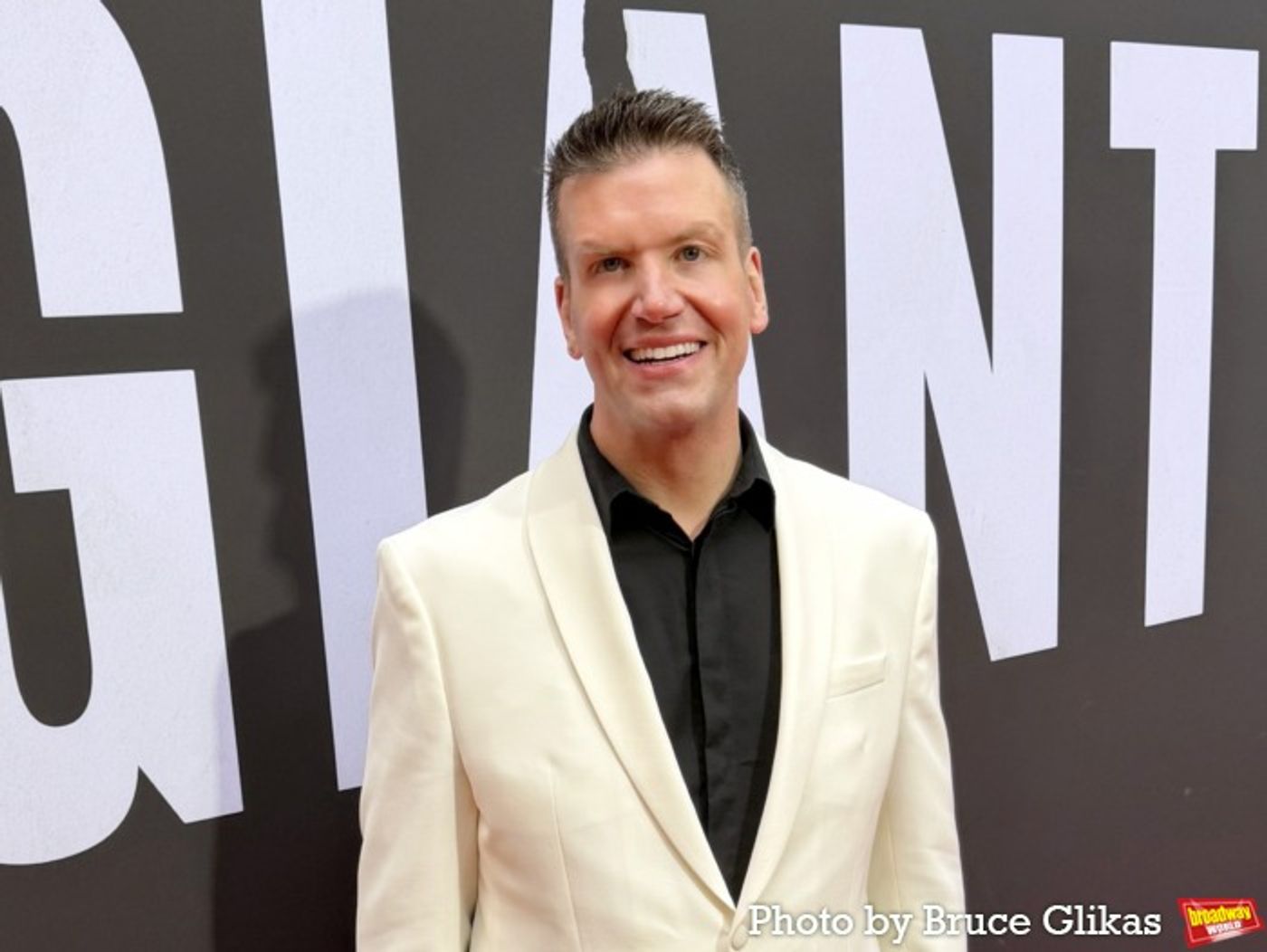 Photos: Stars Walk the Red Carpet on Opening Night of GIANT  Image