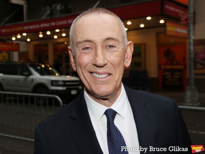 Photos: John Lithgow & GIANT Cast Walk the Red Carpet on Opening Night — photo 30 of 38