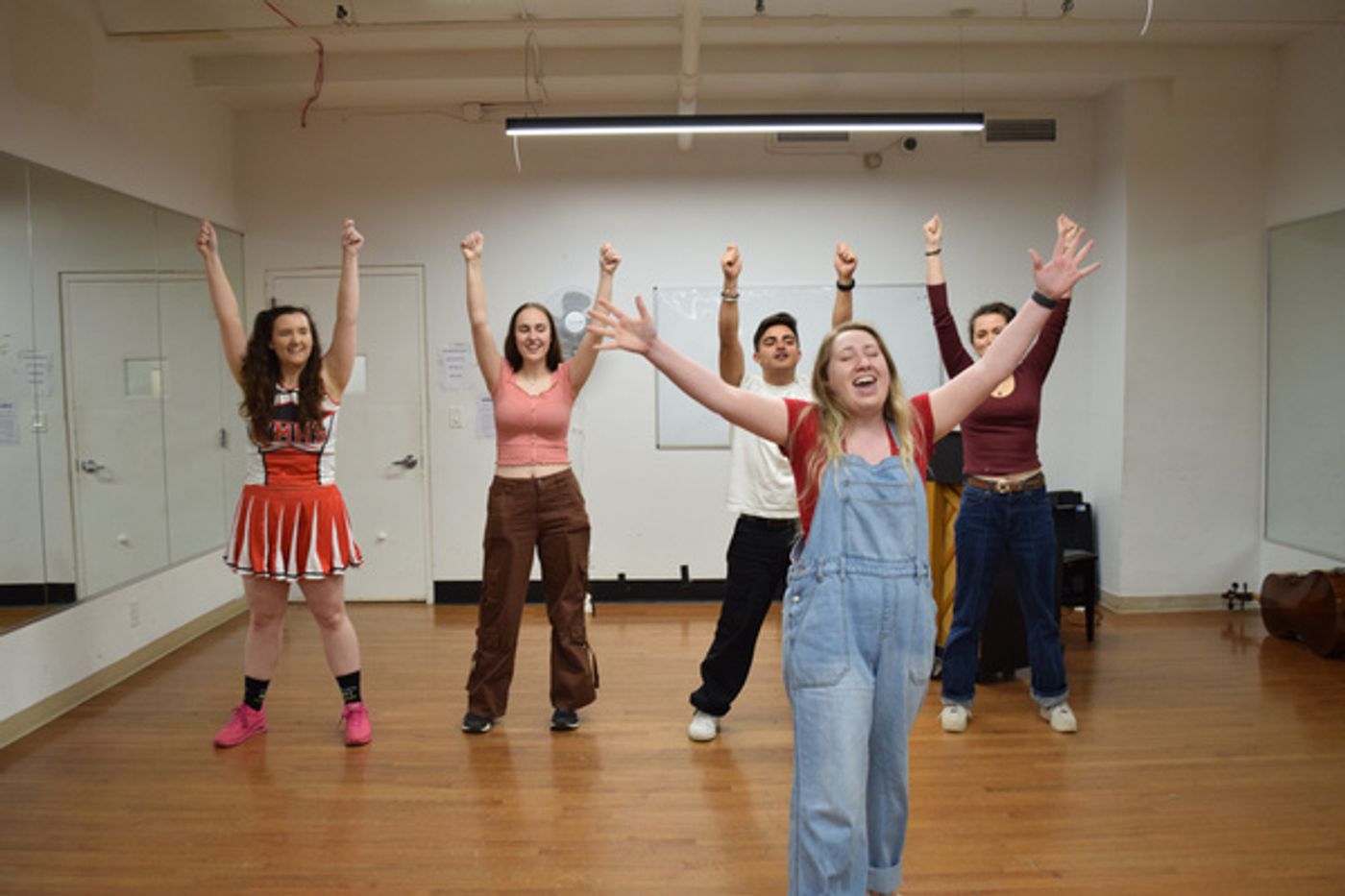 Photos: Inside Dress Rehearsal For AND THAT'S WHAT YOU MISSED ON GLEE at The Green Room 42.  Image