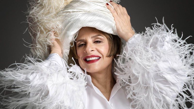 Por qué Patti LuPone es una leyenda de Broadway Image