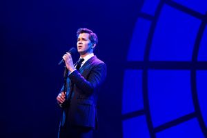 Andrew Rannells Photo