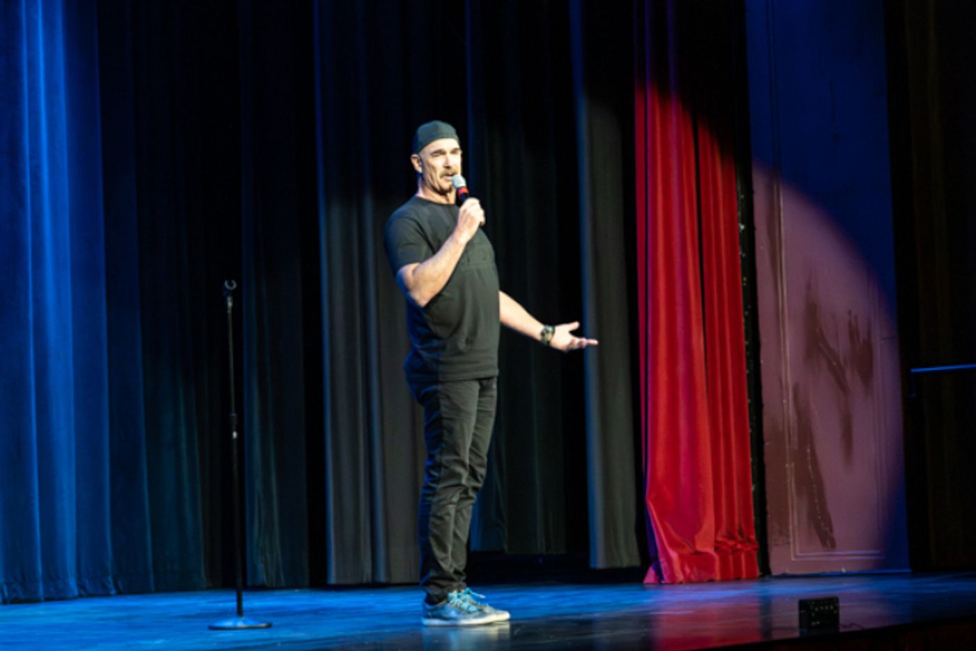 Photos: Inside Mount Vernon Arts Consortium presented Patrick Warburton  Image