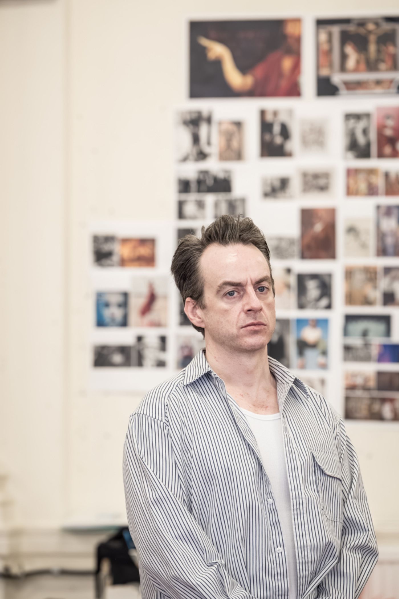 Photos: Mark Gatiss and More in Rehearsal For THE RESISTIBLE RISE OF ARTURO UI  Image
