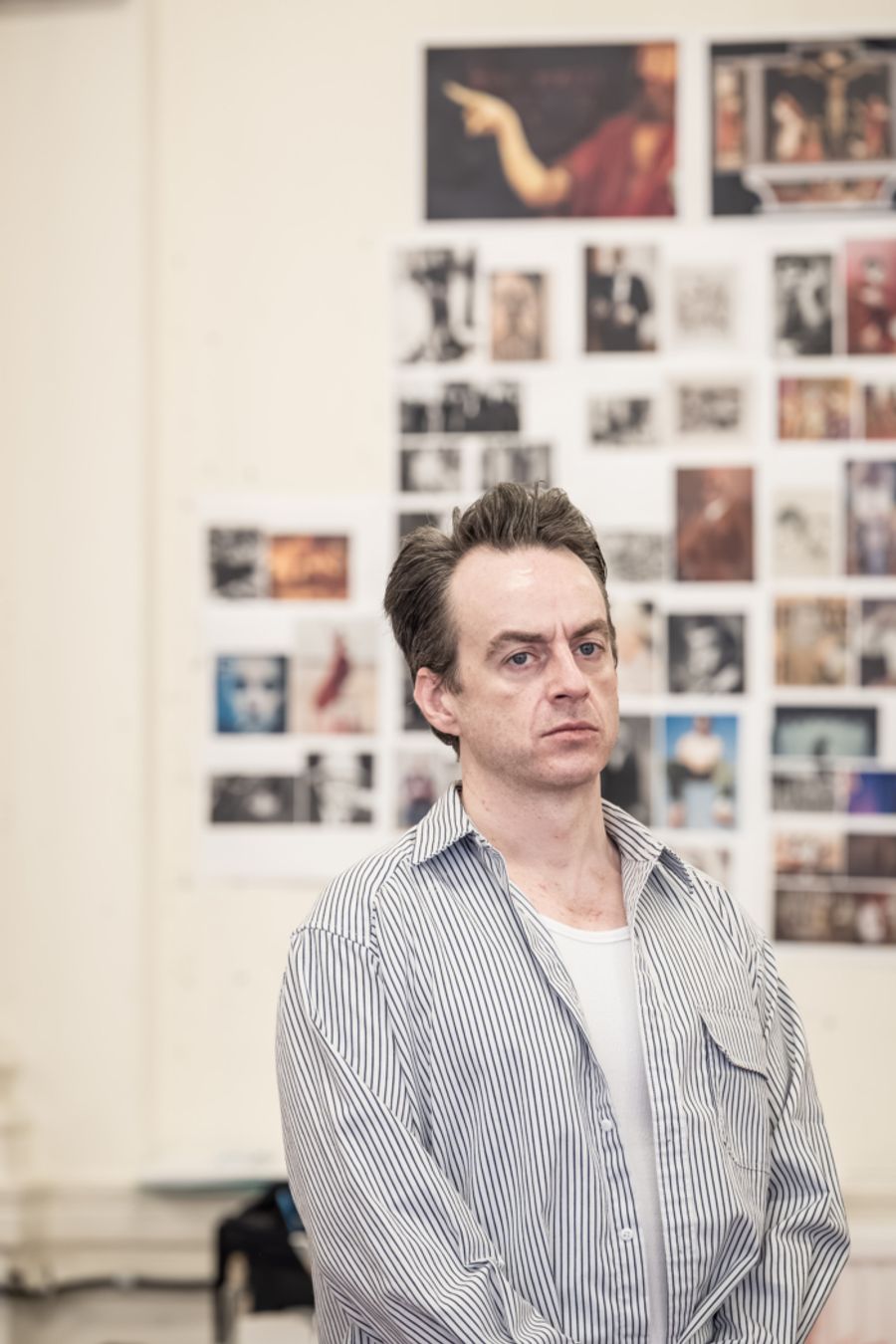 Photos: Mark Gatiss and More in Rehearsal For THE RESISTIBLE RISE OF ARTURO UI Image