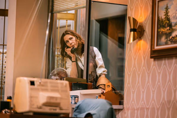 Jessica Hecht (“Colleen”)
 Photo