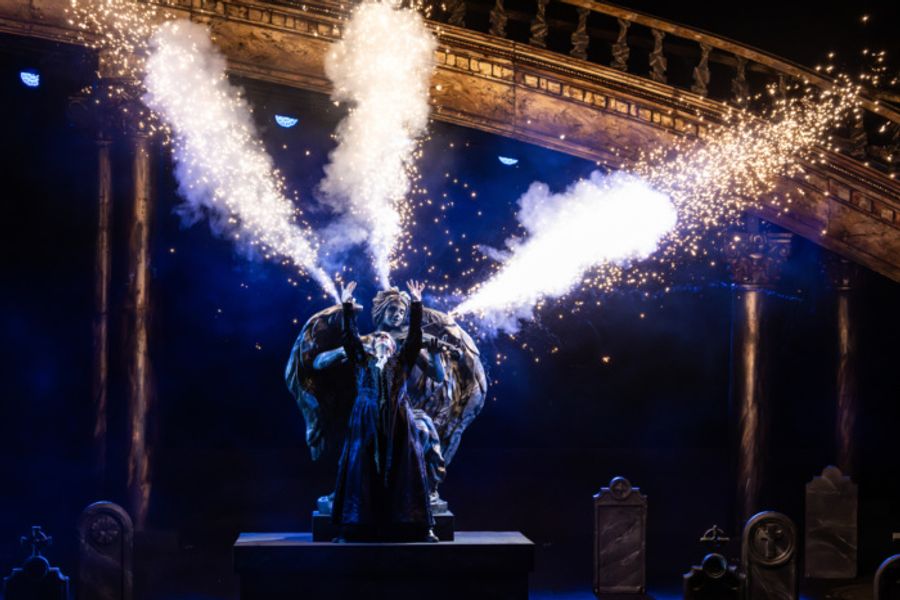 Photos: Massive PHANTOM Opens Outdoors on the Sydney Harbour Image