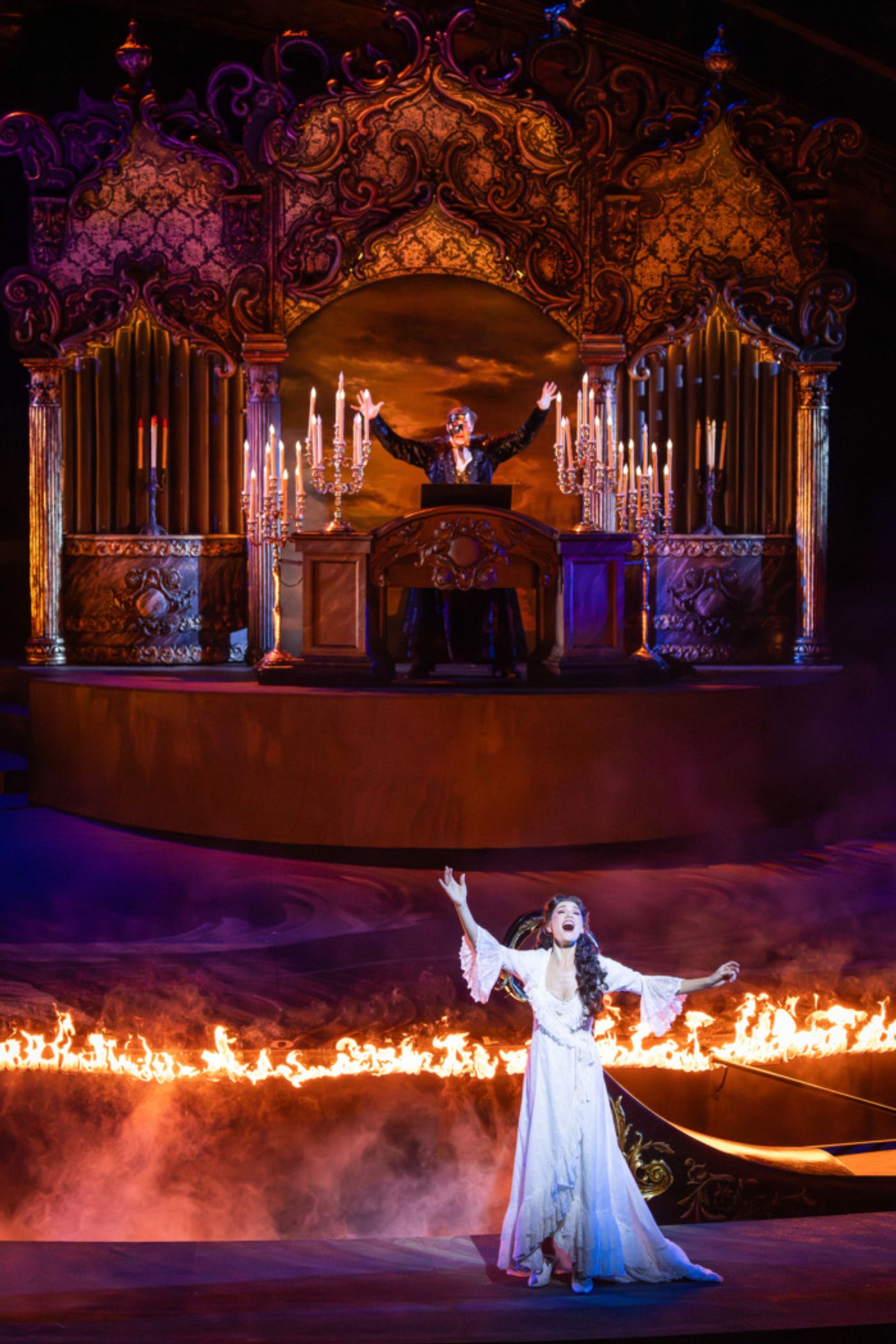 Photos: Massive PHANTOM Opens Outdoors on the Sydney Harbour  Image