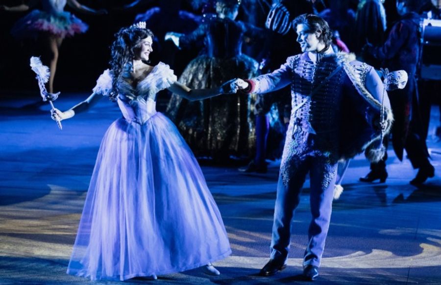 Photos: Massive PHANTOM Opens Outdoors on the Sydney Harbour Image