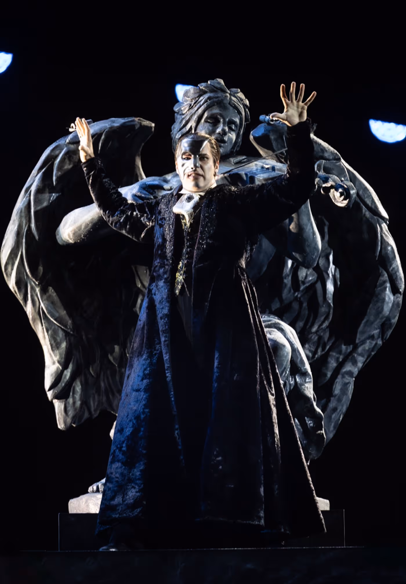 REVIEW: THE PHANTOM OF THE OPERA Returns to Handa Opera On Sydney Harbour With A Revival Of Simon Phillips’ 2022 Production.  Image