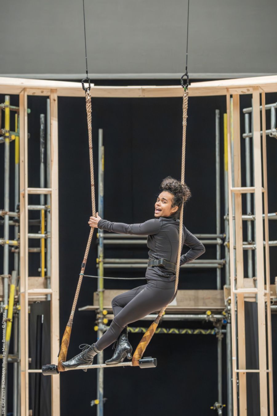 Photos: Oliver Tompsett, Samantha Barks, and More in Rehearsal For THE GREATEST SHOWMAN Image