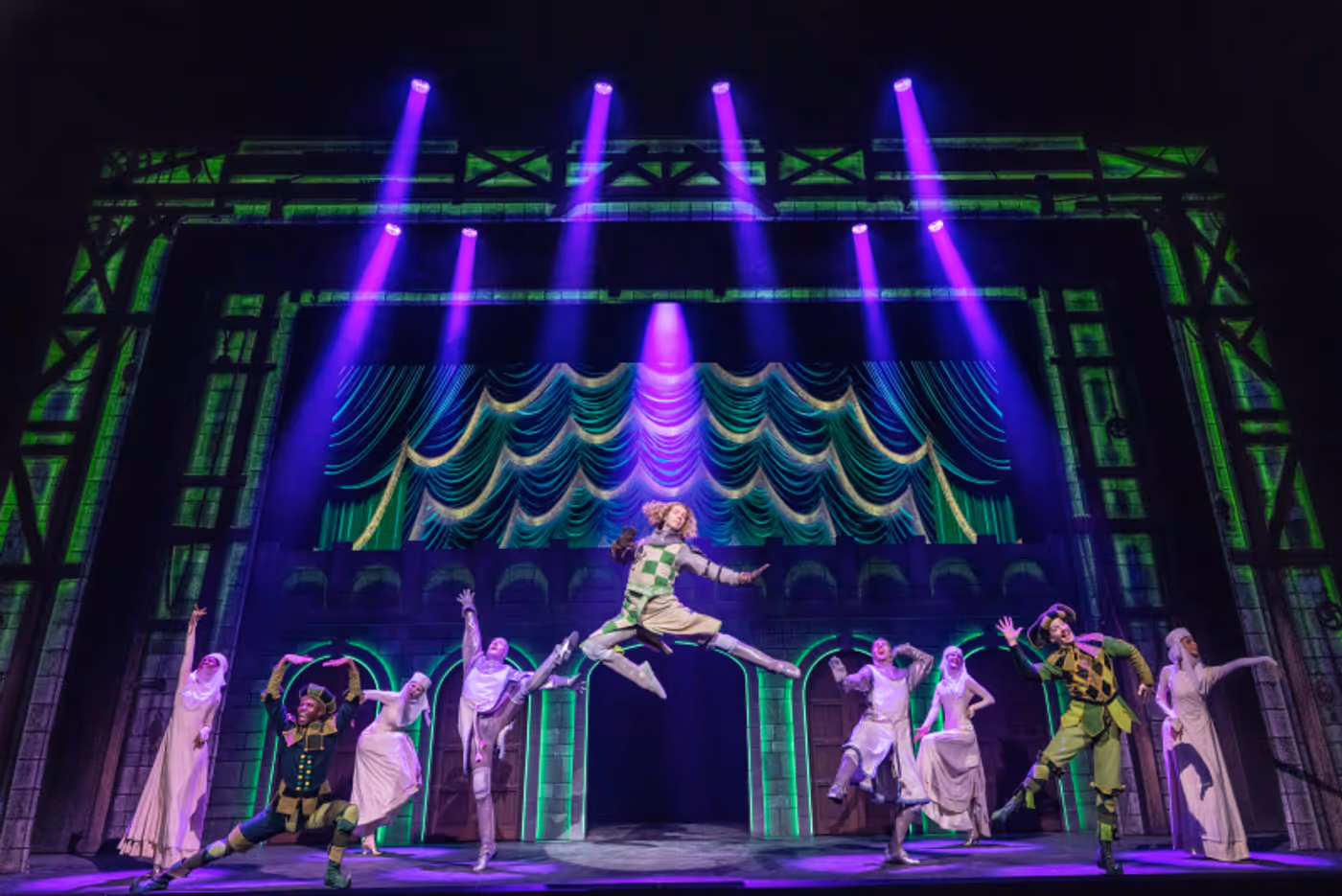 Review: SPAMALOT at Hollywood Pantages Theatre  Image