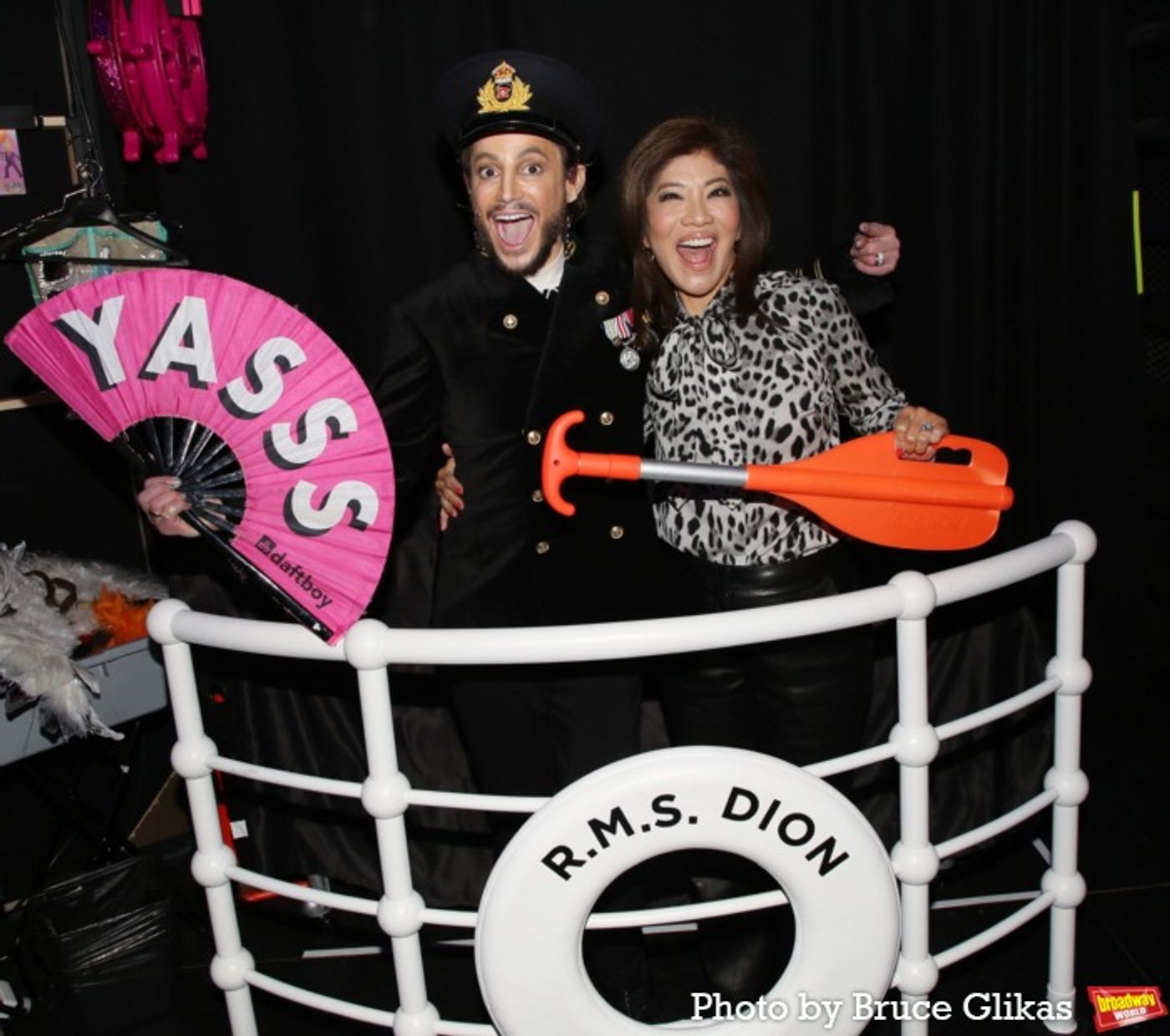 Photos: Julie Chen, Marissa Jaret Winokur & Iain Armitage Visit TITANIQUE Photos: Julie Chen, Marissa Jaret Winokur & Iain Armitage Visit TITANIQUE Image