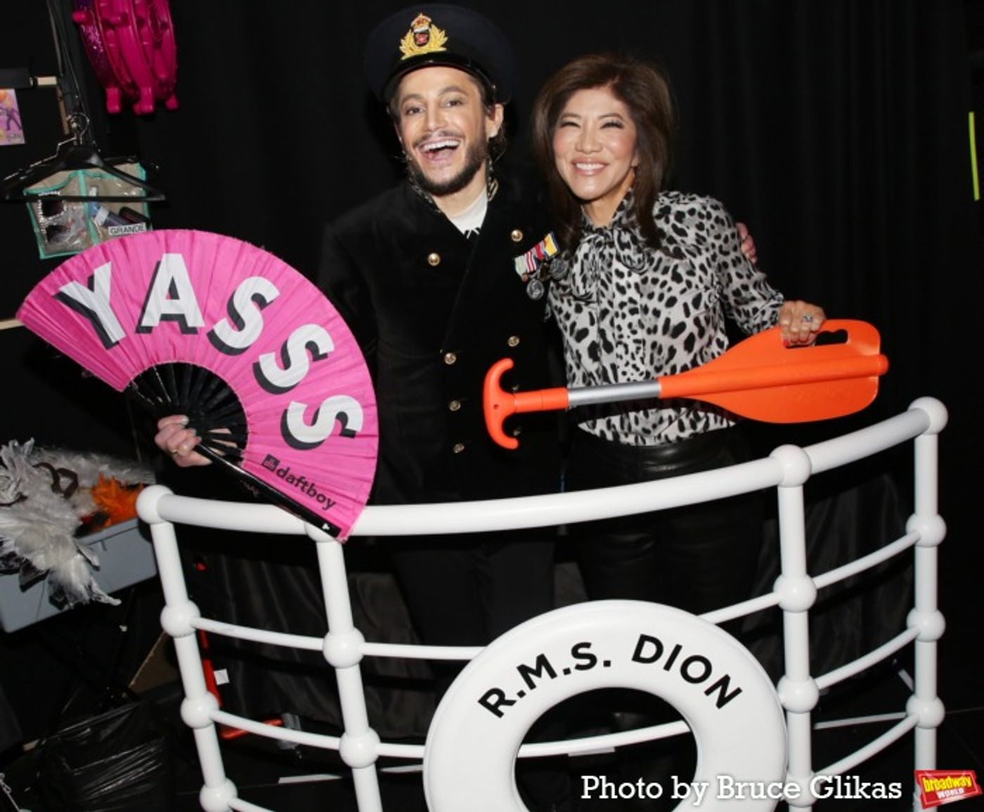 Photos: Julie Chen, Marissa Jaret Winokur & Iain Armitage Visit TITANIQUE Photos: Julie Chen, Marissa Jaret Winokur & Iain Armitage Visit TITANIQUE Image