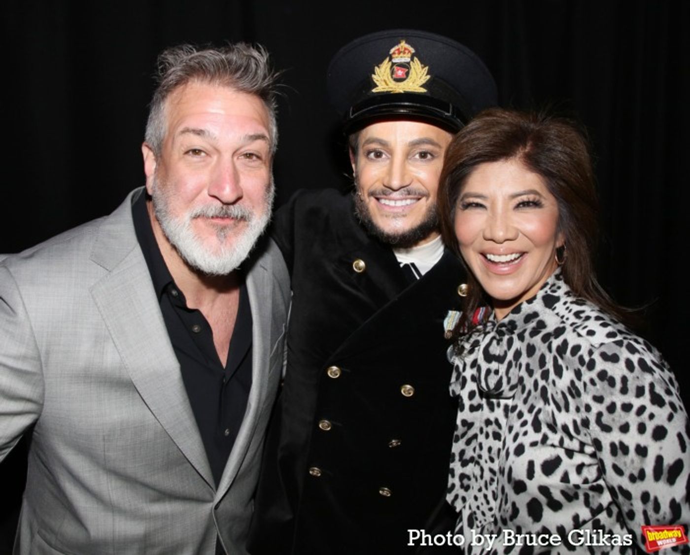 Photos: Julie Chen, Marissa Jaret Winokur & Iain Armitage Visit TITANIQUE Photos: Julie Chen, Marissa Jaret Winokur & Iain Armitage Visit TITANIQUE Image