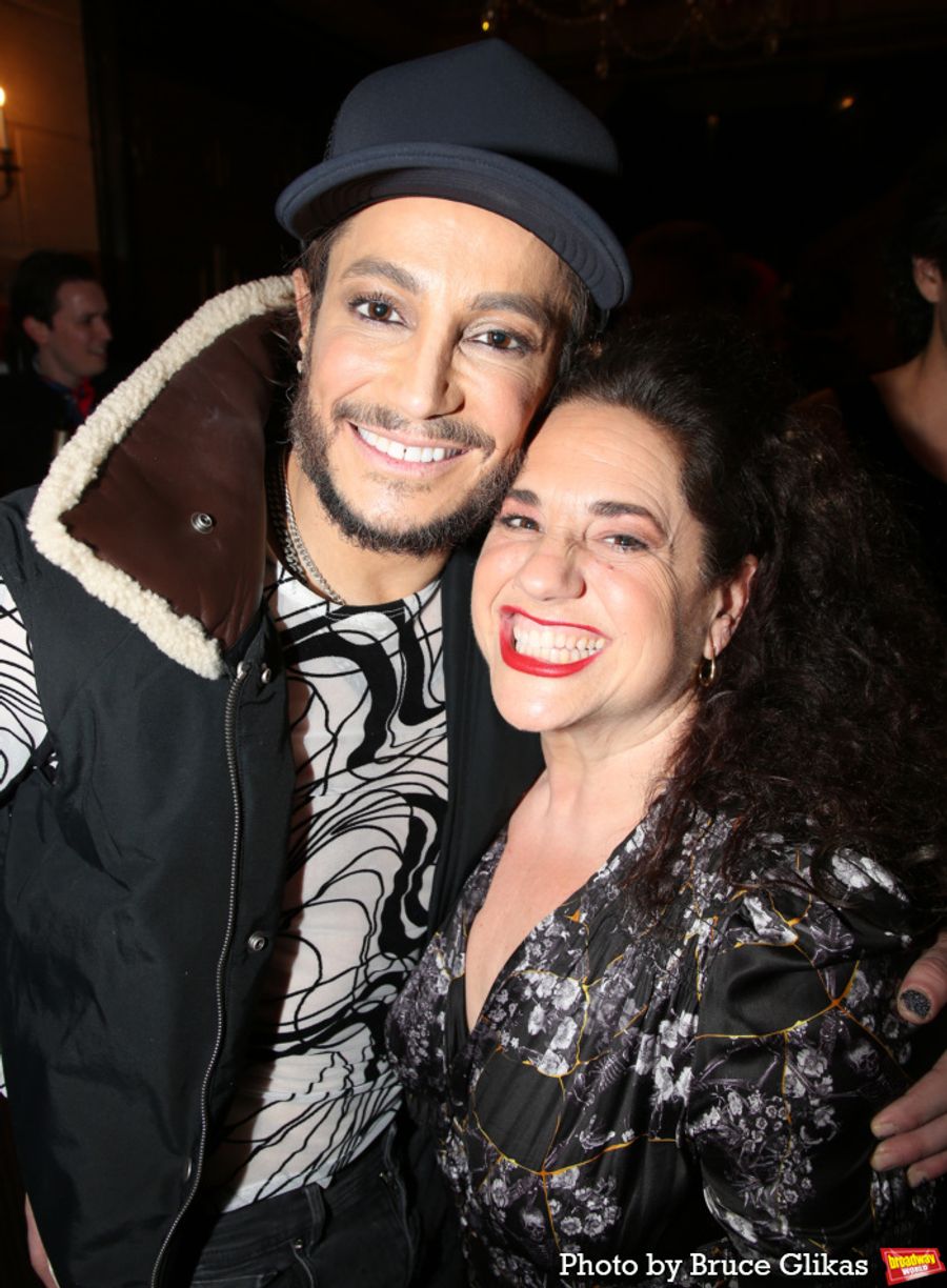 Photos: Julie Chen, Marissa Jaret Winokur & Iain Armitage Visit TITANIQUE Image