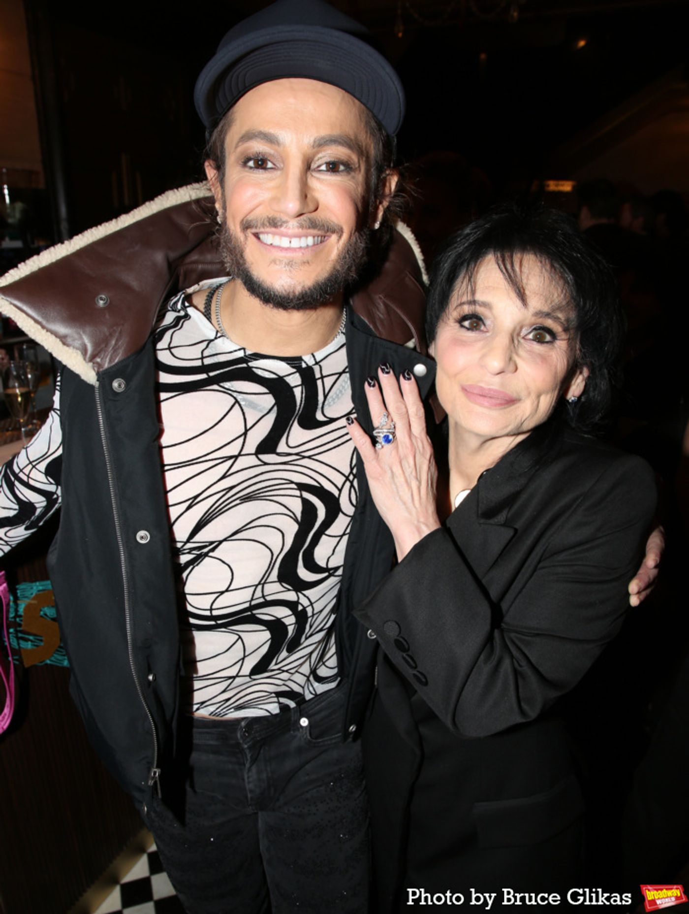 Photos: Julie Chen, Marissa Jaret Winokur & Iain Armitage Visit TITANIQUE Photos: Julie Chen, Marissa Jaret Winokur & Iain Armitage Visit TITANIQUE Image