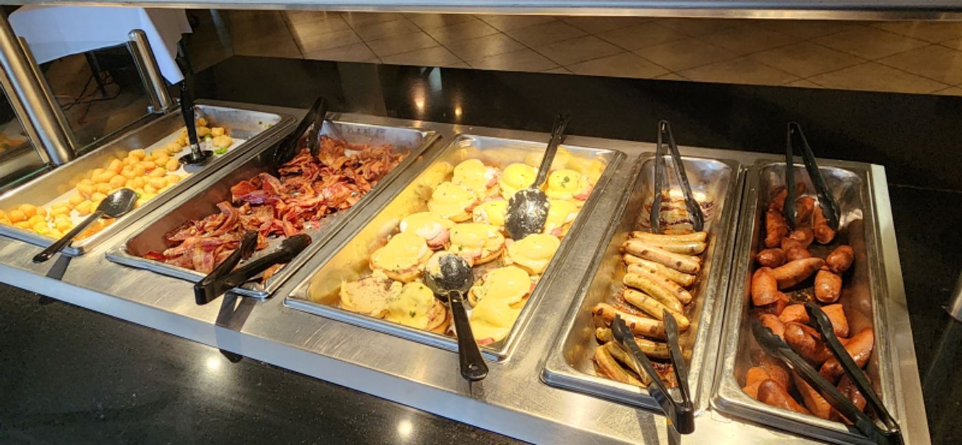 Review: Stage West’s WHO’S UNDER WHERE is a True Battle of the Sexes  Image