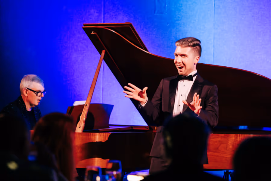 Evan Lazdowski, Bass-Baritone