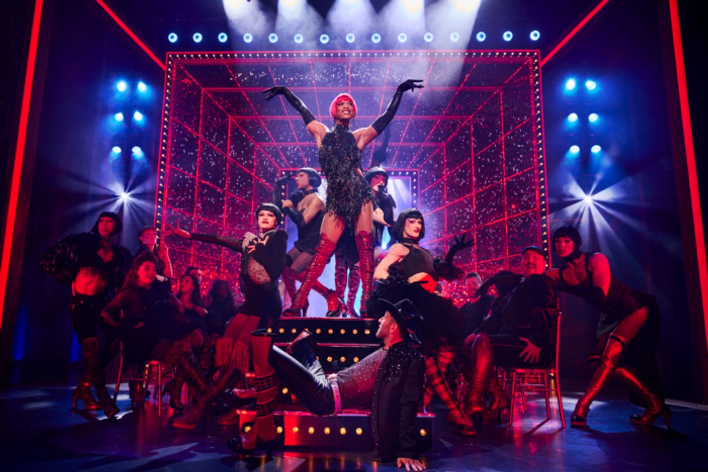 Photos: Johannes Radebe, Matt Cardle, and More in KINKY BOOTS  Image