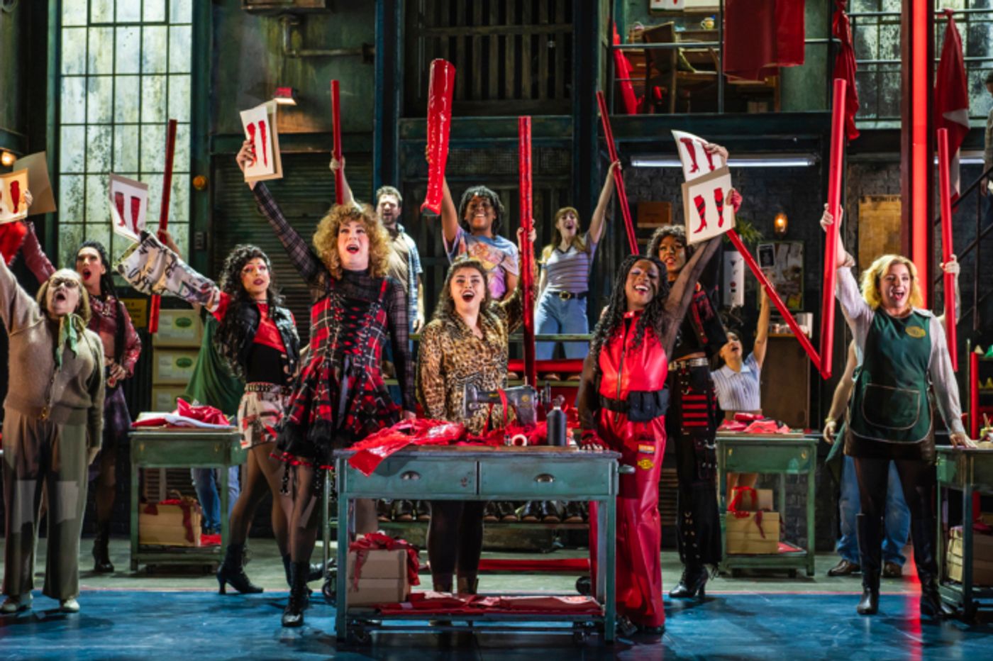 Photos: Johannes Radebe, Matt Cardle, and More in KINKY BOOTS  Image