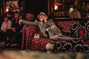 Jesse Tyler Ferguson Photo