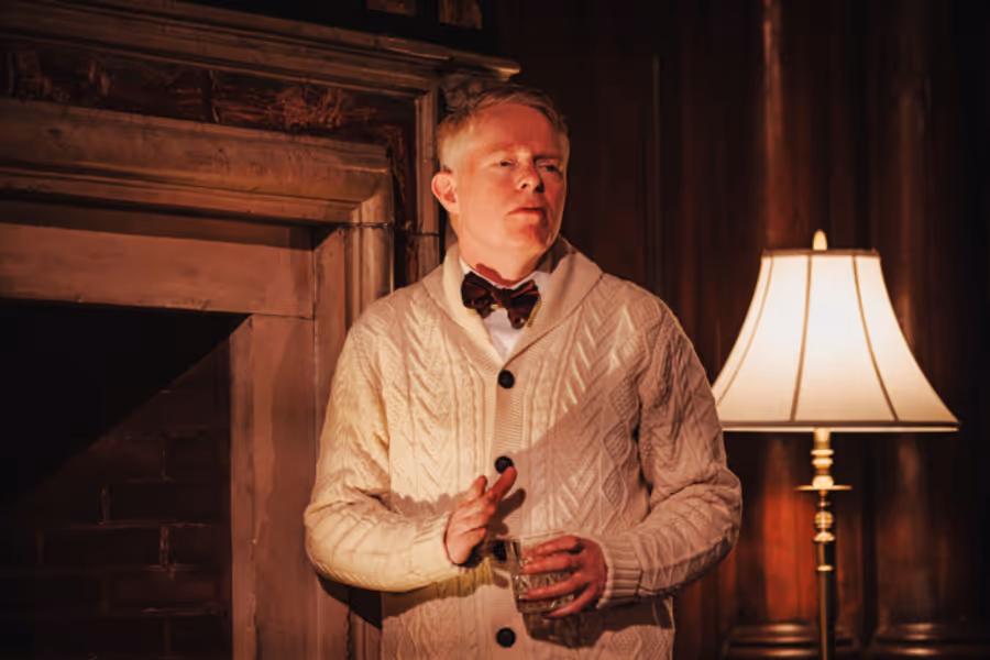 Photos: Jesse Tyler Ferguson as Truman Capote in TRU Off-Broadway Image