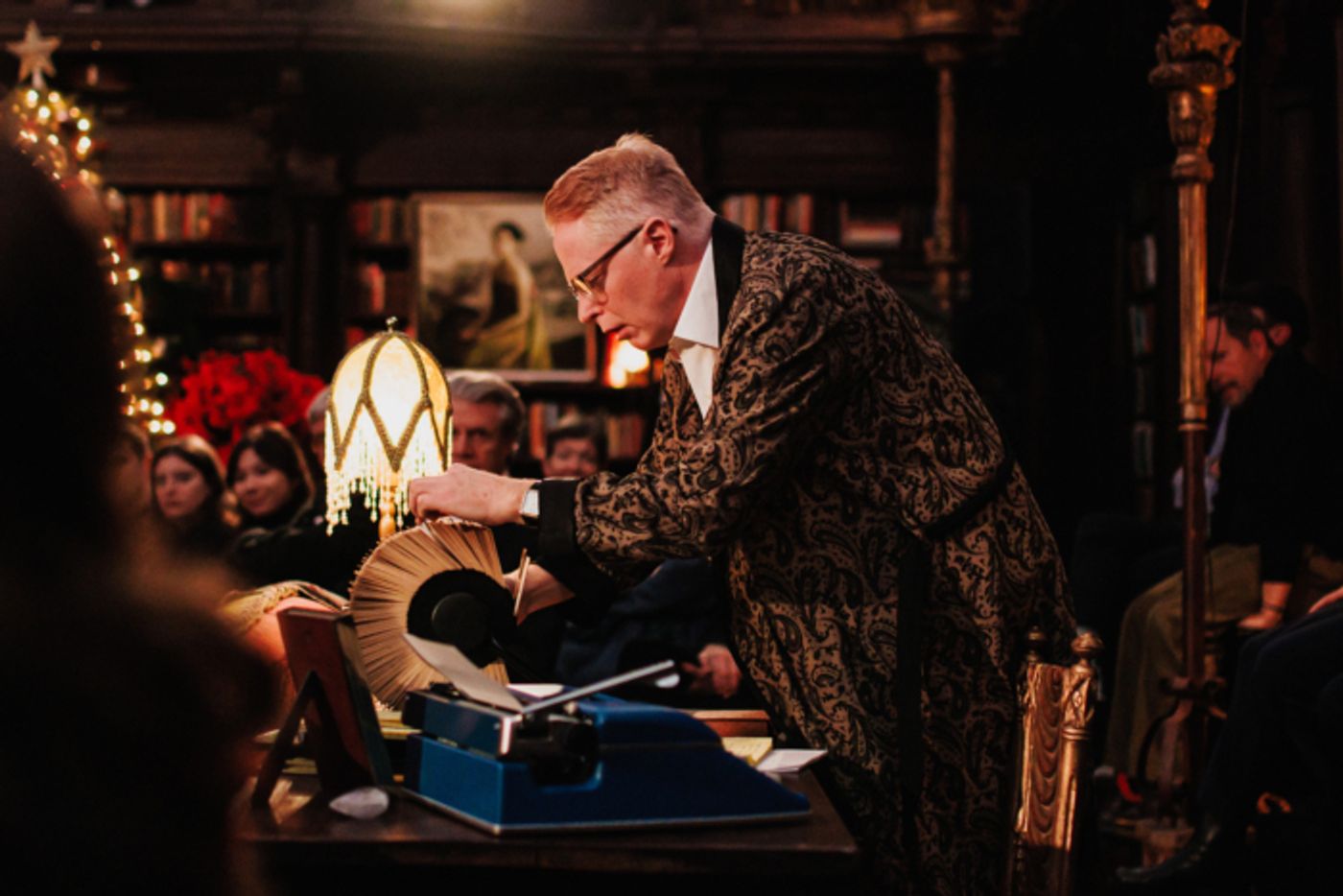 Photos: Jesse Tyler Ferguson as Truman Capote in TRU Off-Broadway Photos: Jesse Tyler Ferguson as Truman Capote in TRU Off-Broadway Image