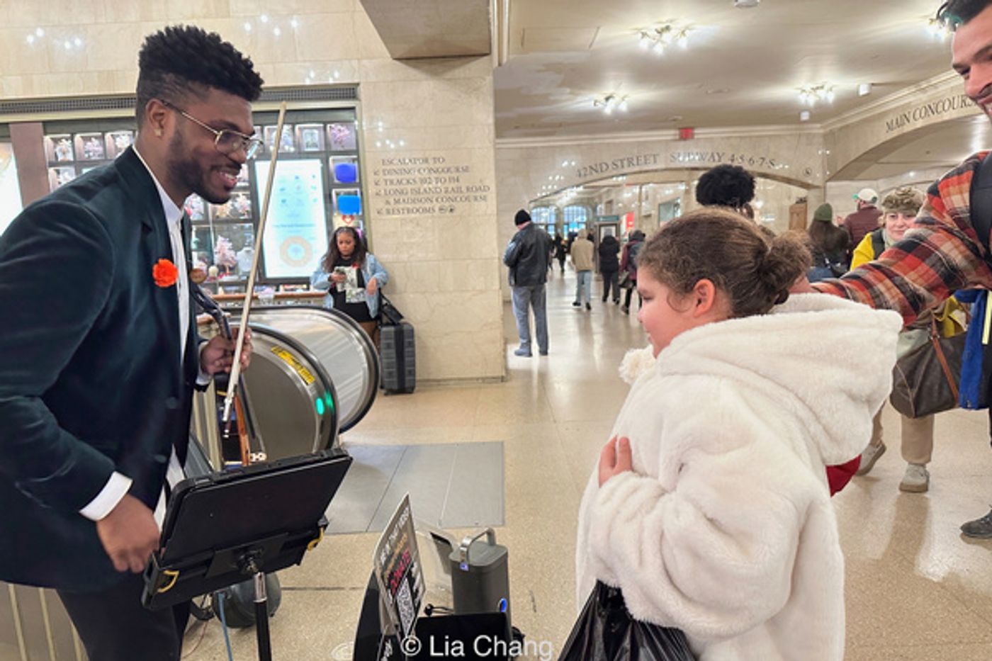 Photos: Edward W. Hardy Brings SUBWAY SERIES To Grand Central Terminal Photos: Edward W. Hardy Brings SUBWAY SERIES To Grand Central Terminal Image