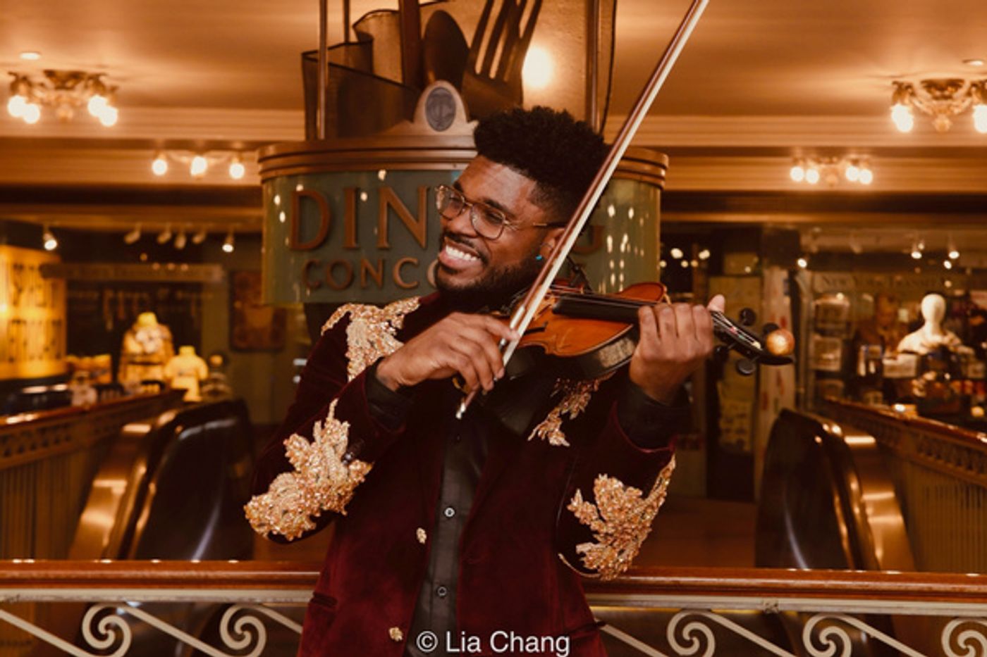 Photos: Edward W. Hardy Brings SUBWAY SERIES To Grand Central Terminal Photos: Edward W. Hardy Brings SUBWAY SERIES To Grand Central Terminal Image