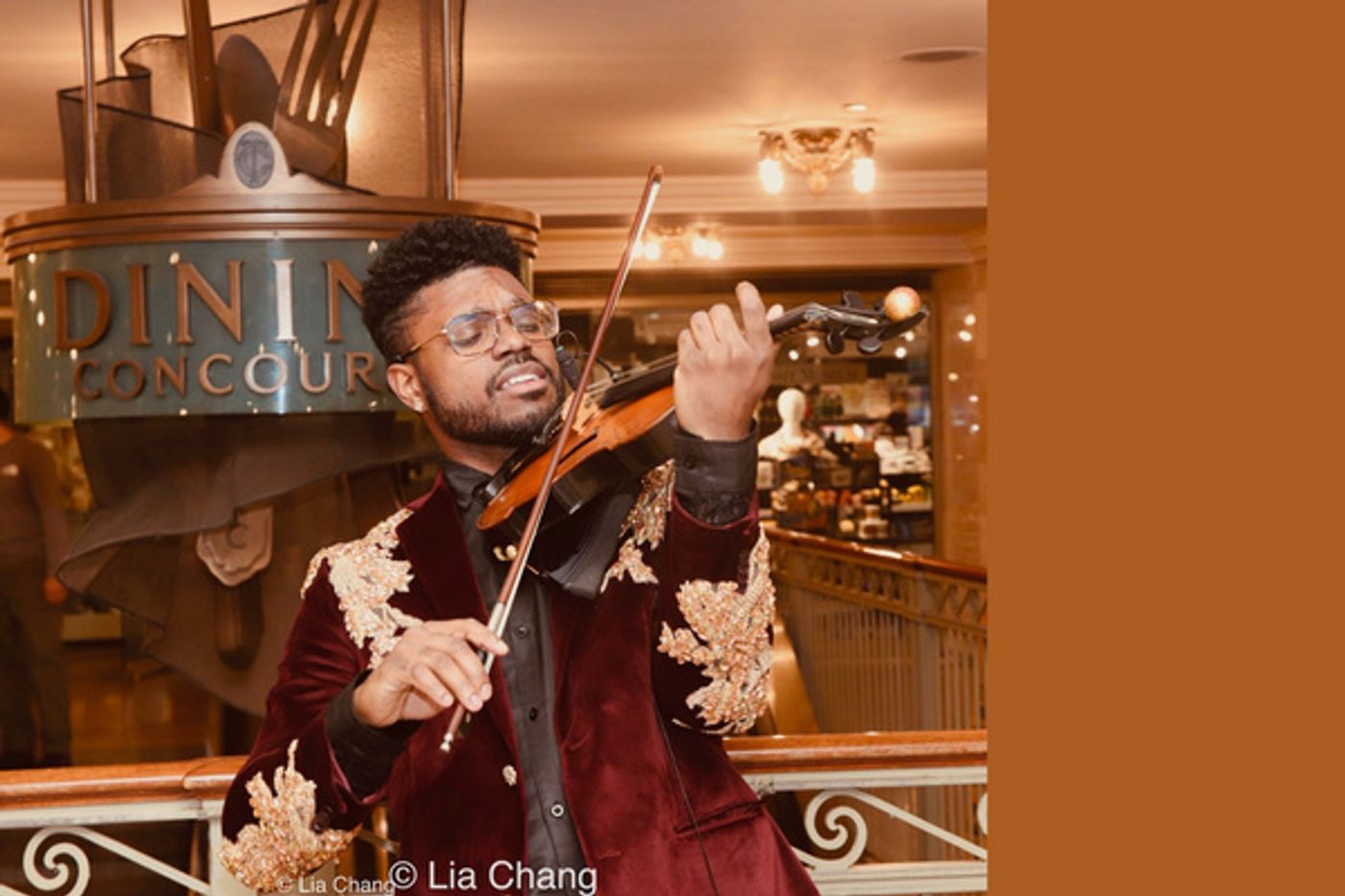 Photos: Edward W. Hardy Brings SUBWAY SERIES To Grand Central Terminal Photos: Edward W. Hardy Brings SUBWAY SERIES To Grand Central Terminal Image