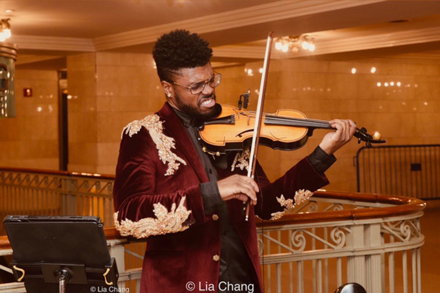 Photos: Edward W. Hardy Brings SUBWAY SERIES To Grand Central Terminal Photos: Edward W. Hardy Brings SUBWAY SERIES To Grand Central Terminal Image