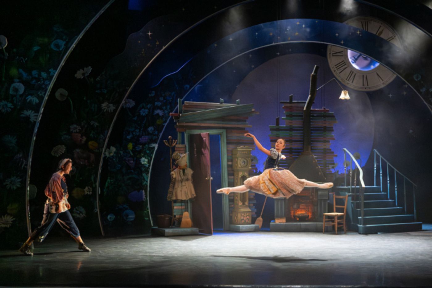 Photo: MY FIRST BALLET: CINDERELLA UK Tour First Look  Image