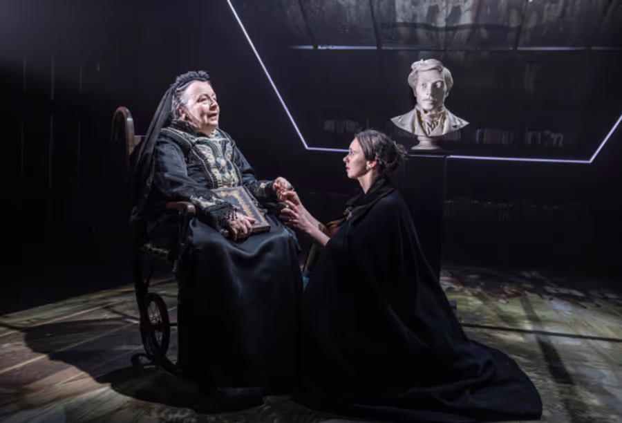 Review: VICTORIA: A QUEEN UNBOUND, Watermill Theatre Image