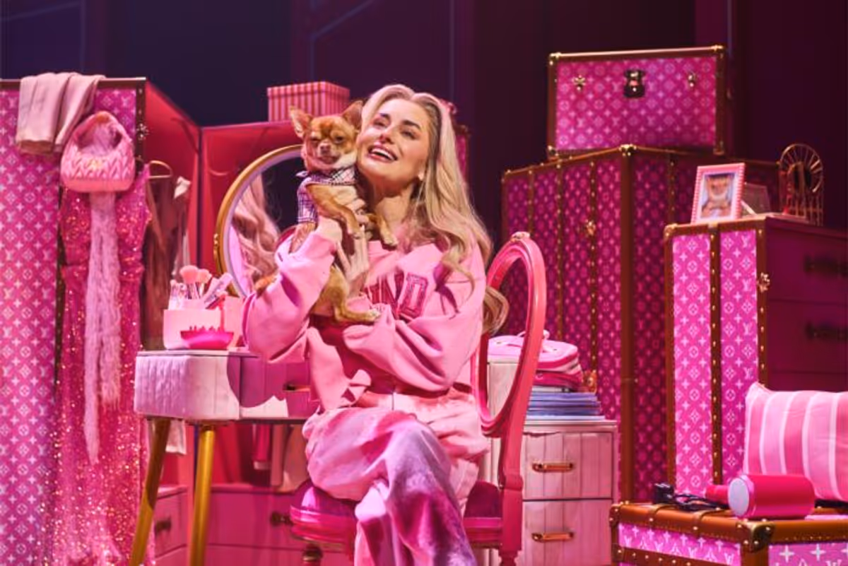 Sprout as Bruiser Woods & Amber Davies as Elle Woods at 