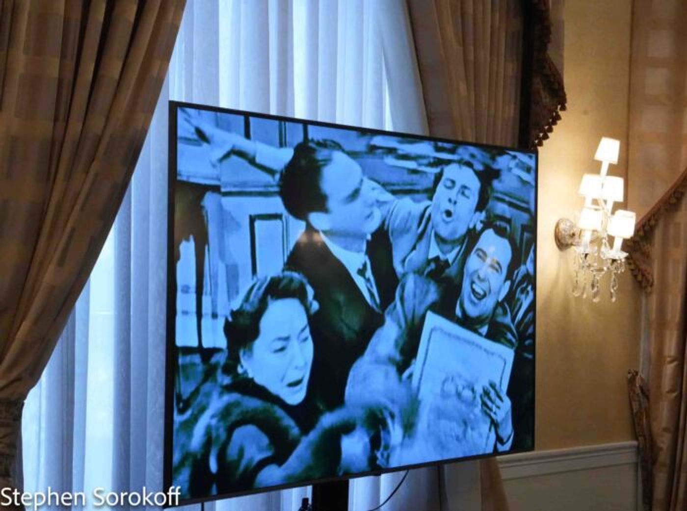 Review: Mark Nadler Turns up the Volume at the Dutch Treat Club  Image