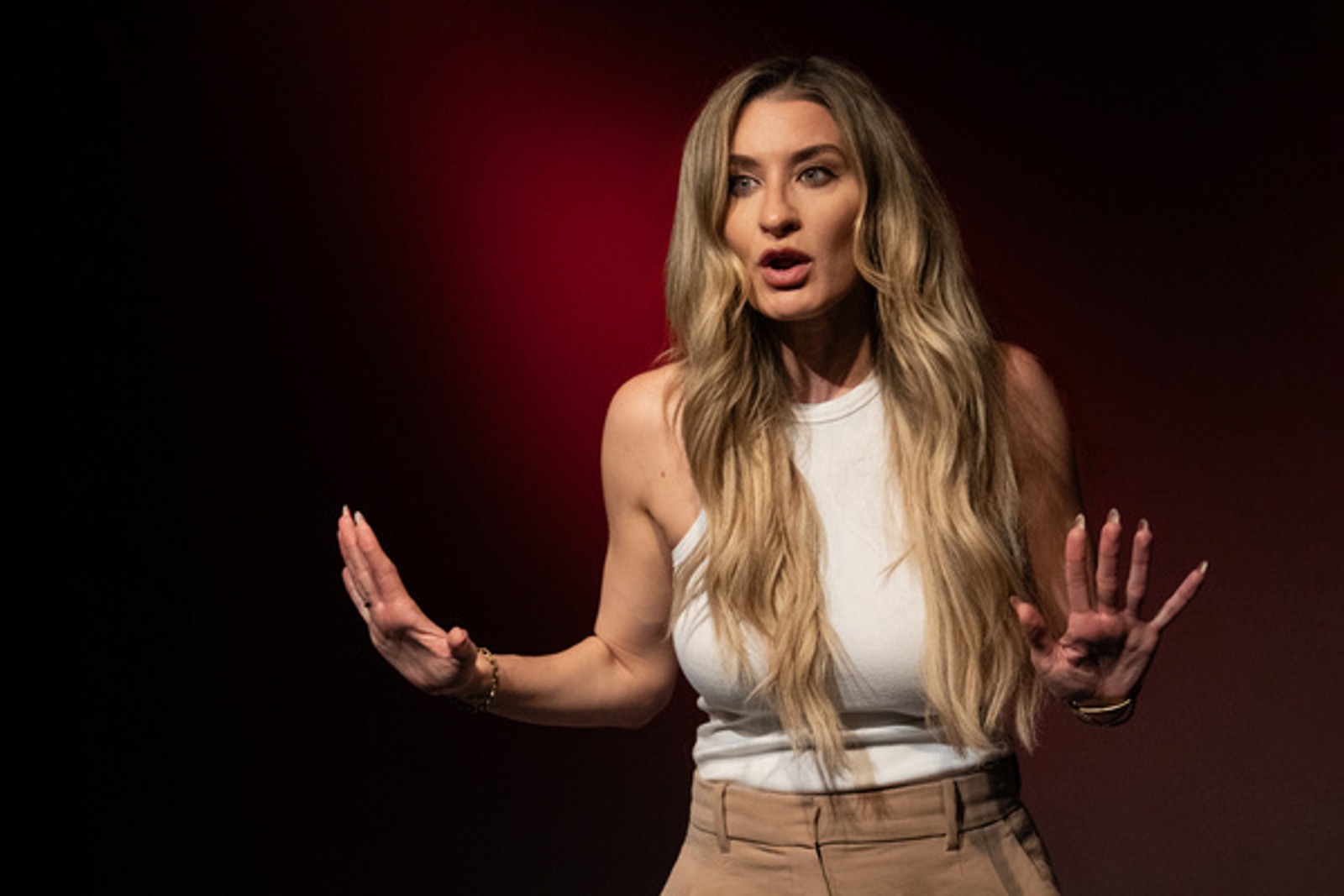 Photos: NICOLE TRAVOLTA IS DOING ALRIGHT At SoHo Playhouse — photo 3 of 5