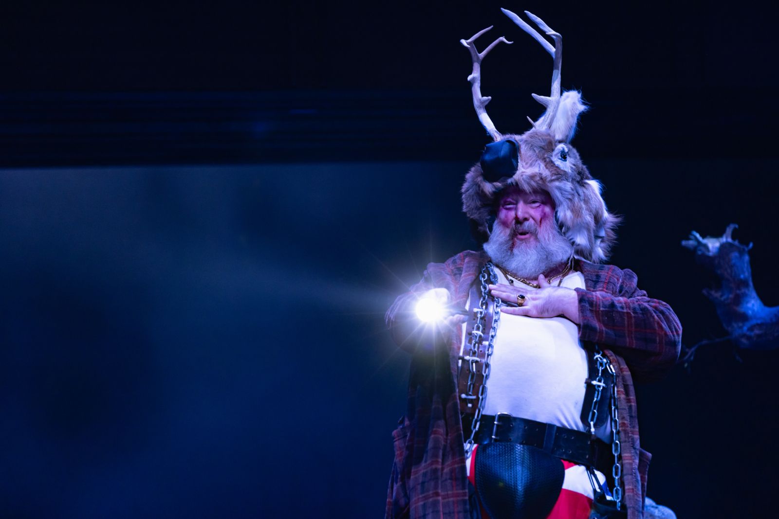 Photos: THE MERRY WIVES OF WINDSOR At Chicago Shakespeare — photo 1 of 7