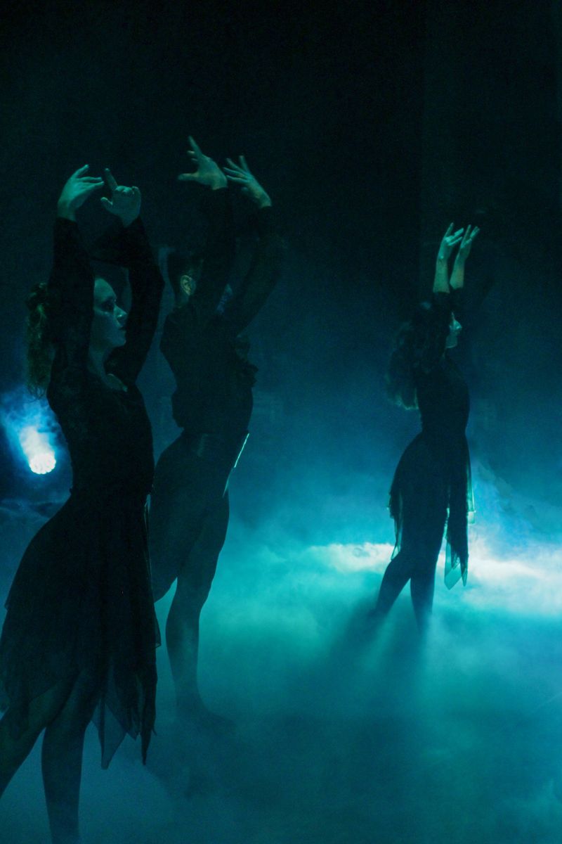 Review: TWILIGHT TO YOUR ETERNITY, by Ballet Del'Art at Forum De Liege Image