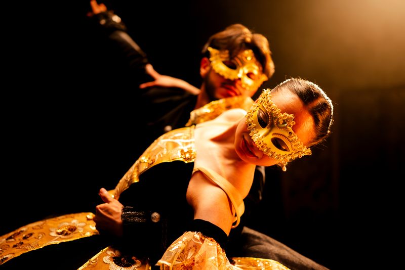 Review: TWILIGHT TO YOUR ETERNITY, by Ballet Del'Art at Forum De Liege Image