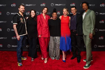 Gordon Smith, Jenn Carroll, Karolina Wydra, Yvette Nicole Brown, Rhea Seehorn, Carlos Photo