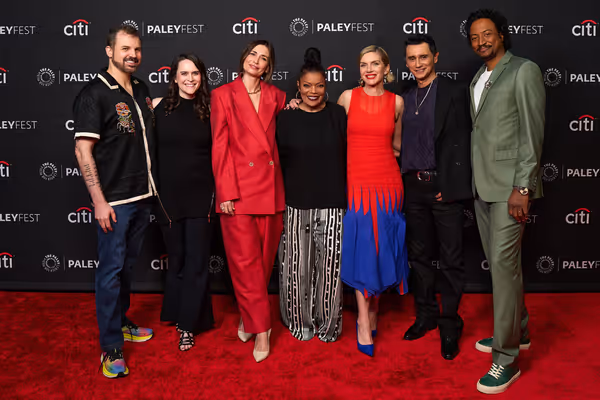 Gordon Smith, Jenn Carroll, Karolina Wydra, Yvette Nicole Brown, Rhea Seehorn… Photo