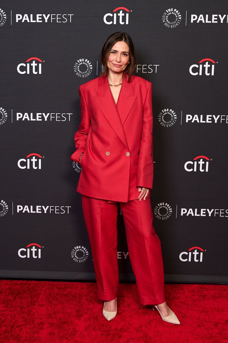 Photos: PaleyFest LA 2026 Kicks Off with Apple TV PLURIBUS Panel — photo 9 of 41
