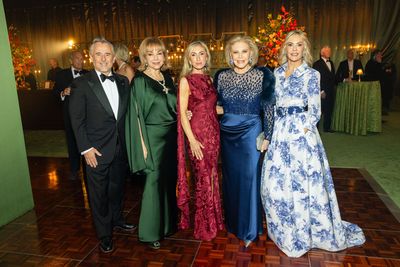 Ghislain d'Humieres, Kelly Williams, Josephine Kalisman, Audrey Gruss and Sue Hostetl Photo