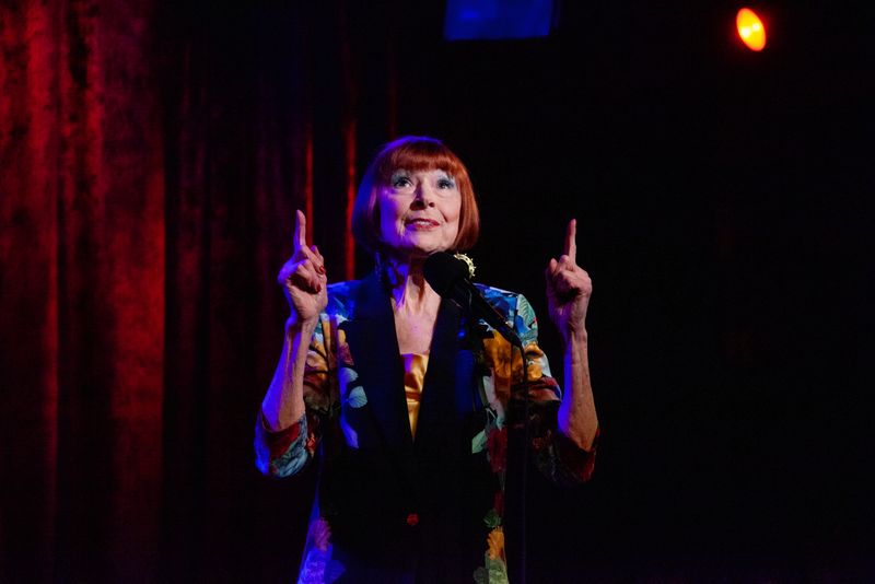 Review: Karen Akers' COME WITH ME TO PARIS! at Birdland Très Magnifique Image