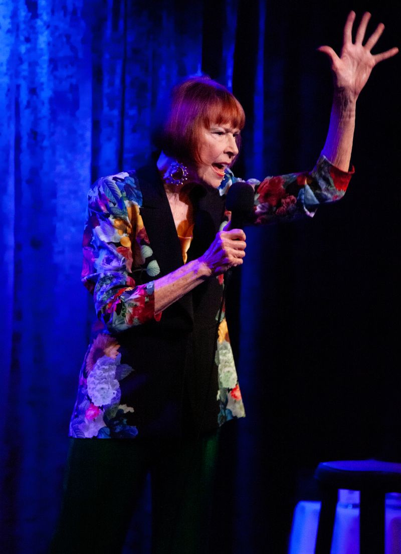 Review: Karen Akers' COME WITH ME TO PARIS! at Birdland Très Magnifique Image